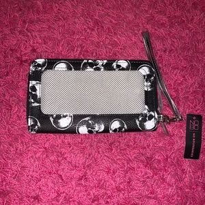 Skull wallet/phone holder